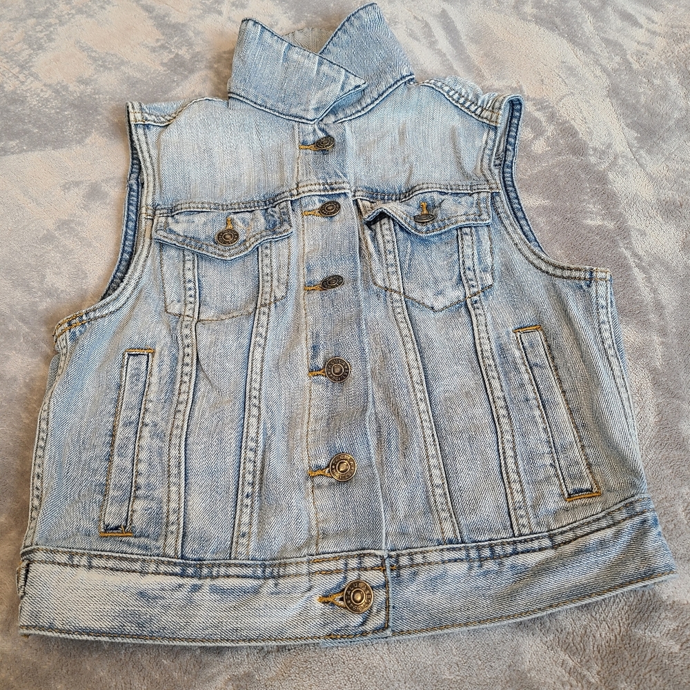 Talula Aritzia  denim vest jacket